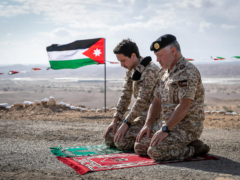 الملك عبد الله يزور الغمر 