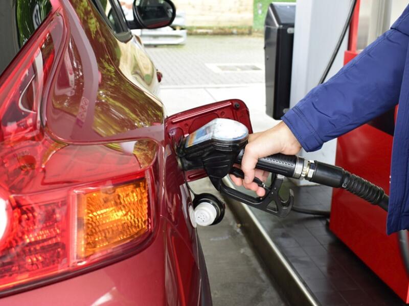 The price for 92-octane gasoline was lowered to 7.75 Egyptian pounds a liter from 8 pounds