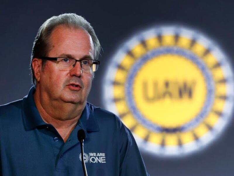 UAW President Resigns After GM Sues Fiat Chrysler Over Union Bribery. (TRT World) UAW President Resigns After GM Sues Fiat Chrysler Over Union Bribery