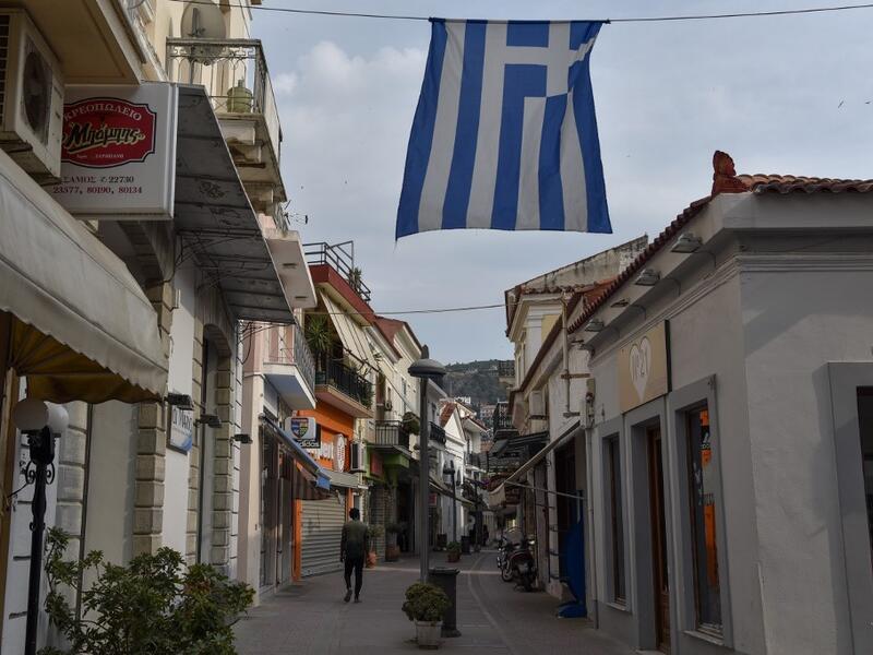 With nearly 9,000 arrivals since the beginning of this year, the situation on the islands is explosive -- especially on Lesbos and Samos -- and the Ministry of Migration is desperate to remove as many people from the camps as possible. LOUISA GOULIAMAKI / AFP