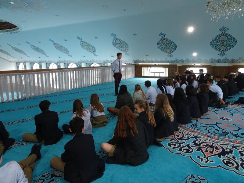 The Aziziye Mosque in Stoke Newington (Twitter)