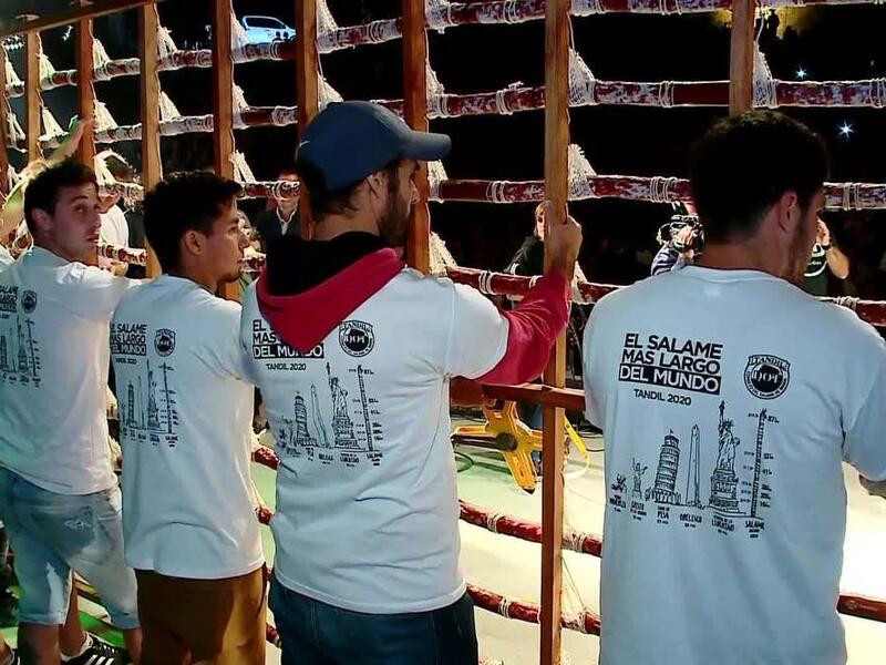 مدينة أرجنتينية تحطّم رقمًا قياسيًا عالميًا في النقانق