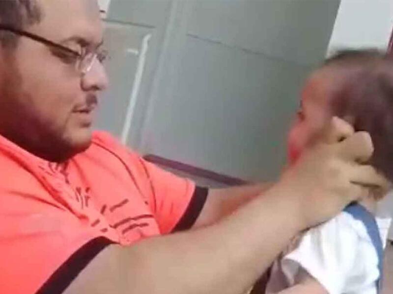 فيديو لأب يعذب طفلته يثير الجدل والسلطات السعودية تتدخل