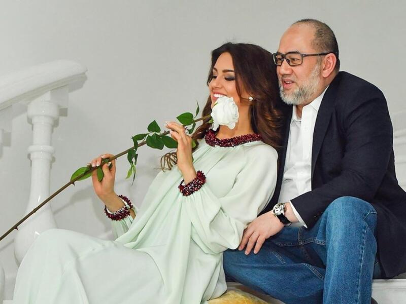 ريهانا أوكسانا بترا مع طليقها الملك محمد الخامس