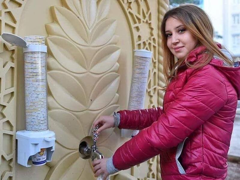 شوربة عدس "مجانية" في شوارع بورصة التركية