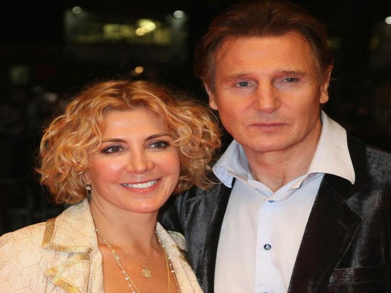 أثناء قيامها برحلة تزلج في عام 2009، تعرضت زوجة النجم الأمريكي "ليام نيسون"، ناتاشا ريتشاردسون، لإصابة بالغة في الرأس أودت بحياتها على الفور.