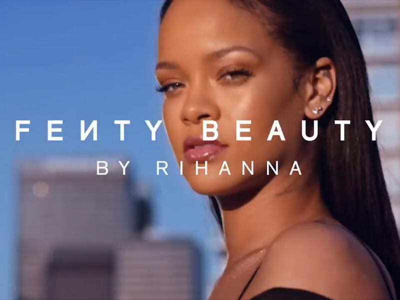 كما تمتلك "ريهانا" العلامة التجارية "Fenty Beauty" لمستحضرات التجميل والتي بدأت بيع منتجاتها في سبتمبر 2017، وفي الأسابيع القليلة الأولى من المبيعات، حققت العلامة التجارية حوالي 100 مليون دولار. 
