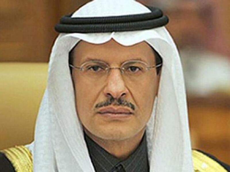 تزوج الأمير عبدالعزيز من الأميرة سارة بنت خالد بن مساعد بن عبد العزيز آل سعود، وأنجبت له ثلاث أبناء (الأميرة سلطانة، الأمير سلمان، الأمير خالد).