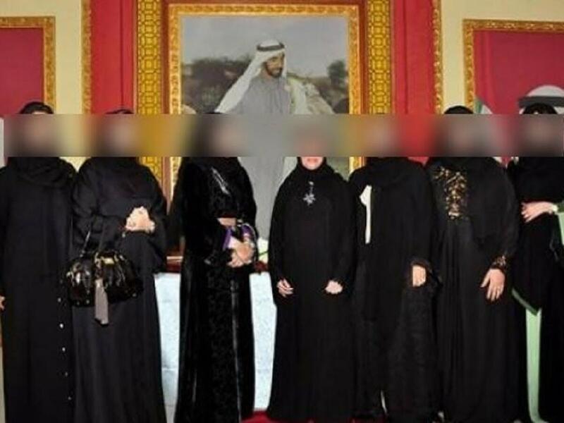 الشيخة الإماراتية حمدة آل نهيان وبناتها السبع: أدانتهم محكمة في العاصمة البلجيكية، بروكسل، عام 2017، بالاتجار بالبشر والتعامل المهين مع من يعملون في خدمتهن.