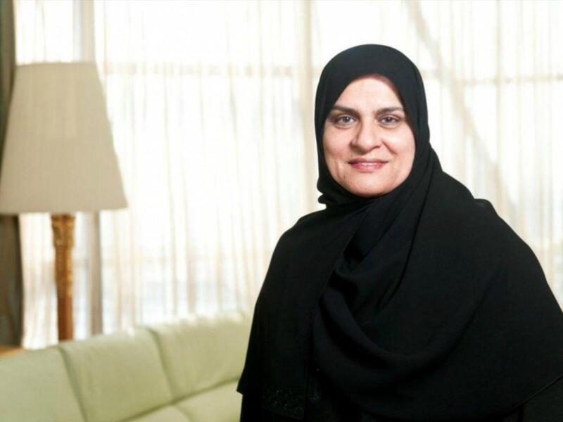تعمل رجاء عيسى القرق في دبي، وتشغل  نائب رئيس مجلس الإدارة والعضو المنتدب لمجموعة عيسى صالح القرق ، والتي تعد واحدة من أكبر التكتلات في الشرق الأوسط. إضافة إلى حقيبة واسعة النطاق ، فهي أيضًا رئيسة مجلس سيدات أعمال دبي وأول امرأة محلية تم تعيينها في مجلس إدارة بنك HSBC الشرق الأوسط المحدود، وجاءت في المرتبة 84 من بين أقوى النساء في العالم.  