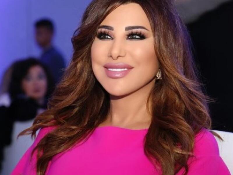 نجوى كرم تتألق باللون الوردي استهلمي إطلالتك في أكتوبر