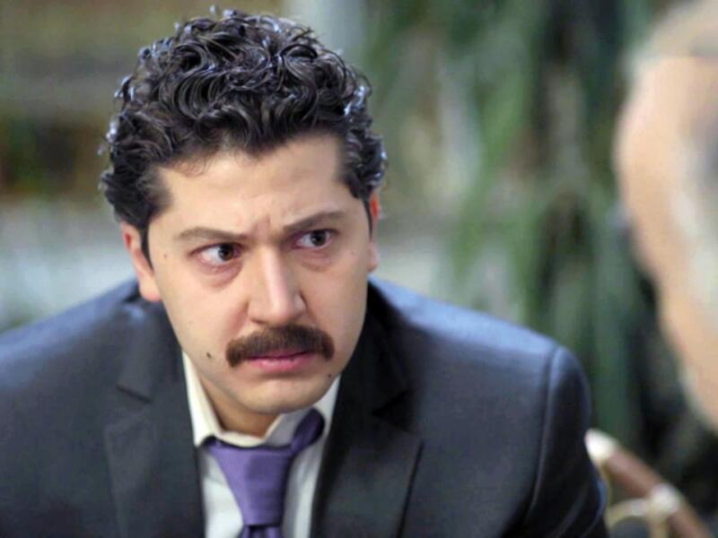 بعدما حقق نجاح كبير من خلال شخصية آدم في مسلسل شوق، يقدم الفنان الشاب أنس طيارة هذا الموسم أدوار مميزة في عدة أعمال، عزمي في "عندما تشيخ الذئاب"، عبود "سلاسل ذهب"، مجد "مسافة آمان". 