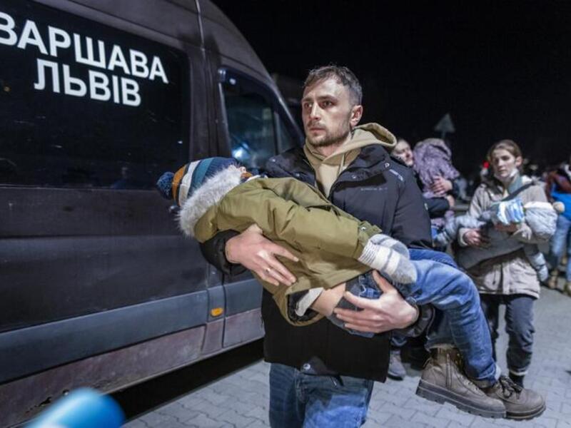Families, Civilians Make Mass Exodus Out of Ukraine