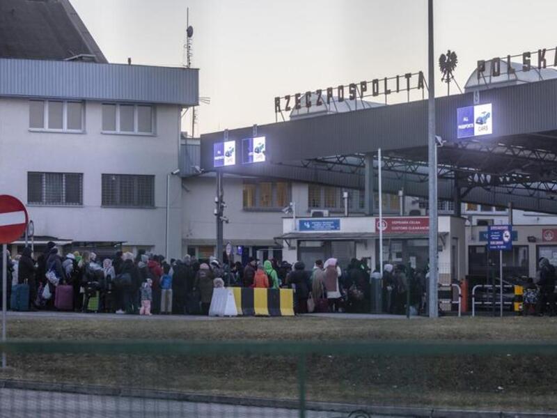 Families, Civilians Make Mass Exodus Out of Ukraine