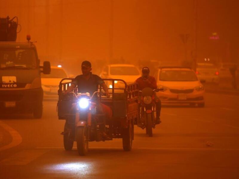 Severe Sandstorms Suffocate Iraq