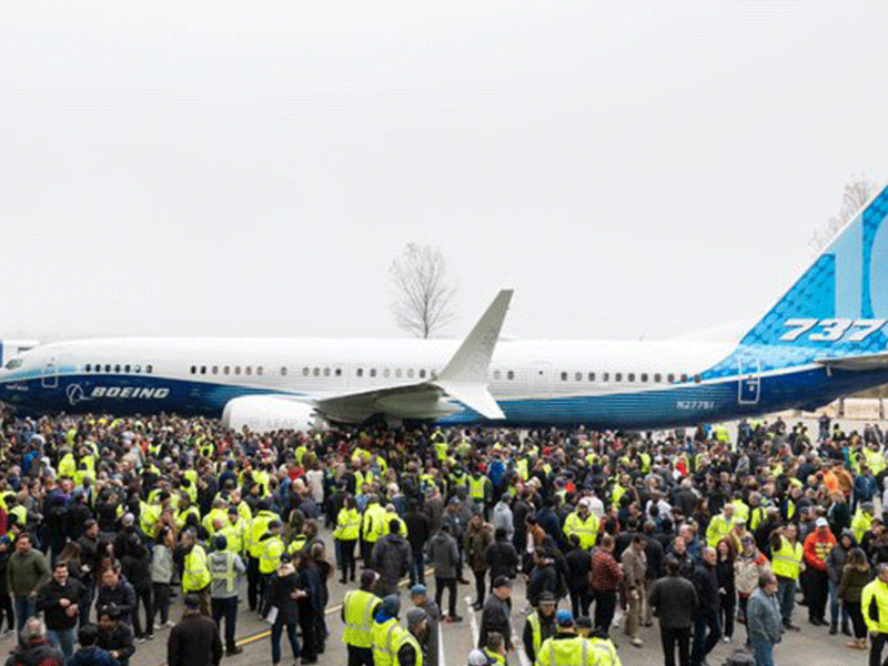 Boeing Unveils New 737 MAX 10