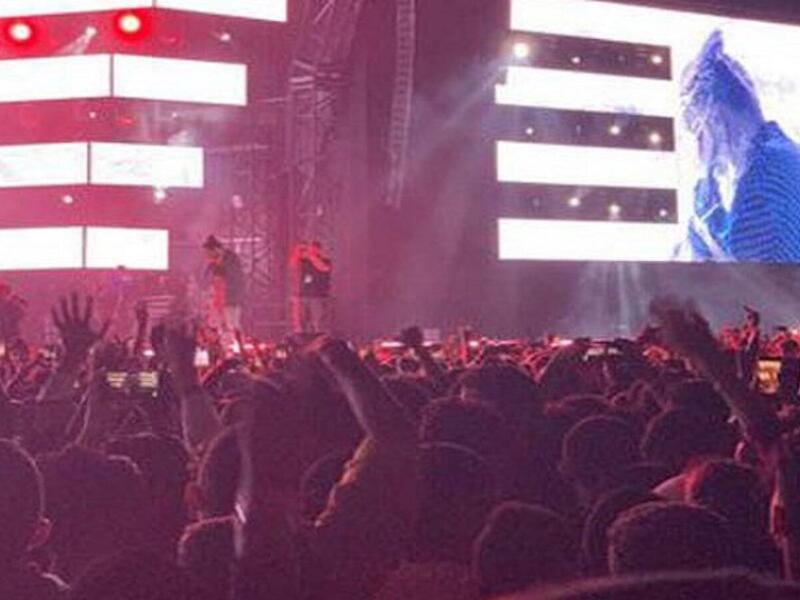 A Saudi woman threw her bra during Ross concert in Riyadh