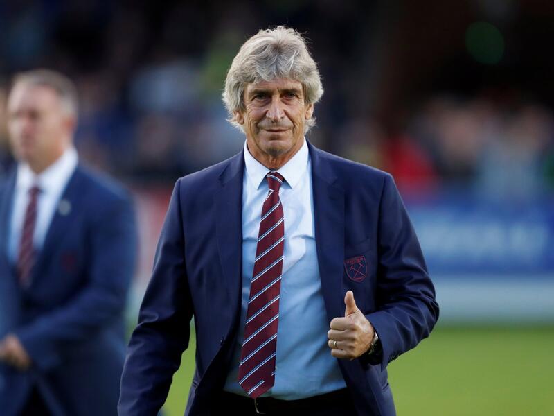 4- التشيلي مانويل بيليغريني: أنفق 1.1 مليار يورو على 82 لاعباً