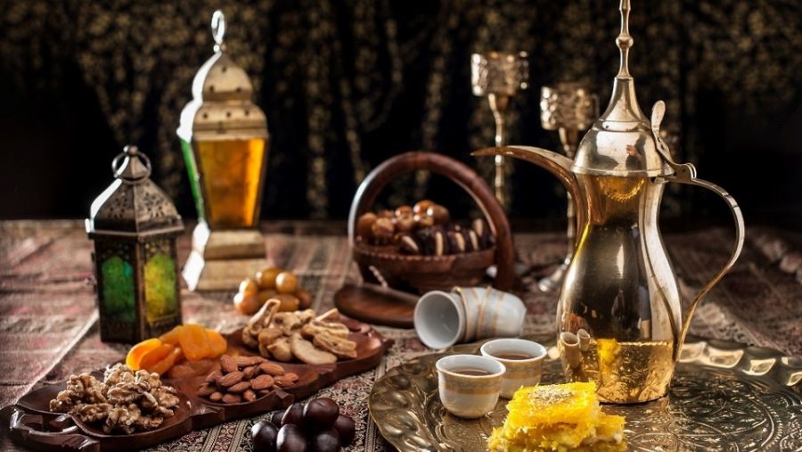 يقدم مطعم ليمون بيبر مائدةَ إفطارٍ شاملة تضم ما لذ وطاب من المأكولات المحلية والعالمية والمرطبات الرمضانية الزكية 