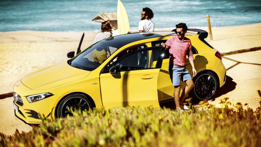 سيكون صيف هذا العام حار وصاخب وسريع ولذا أردنا أن نقدم لعملاء AMG فحصاً مجانياً لنضمن استمتاعهم بأعلى كفاءة وأداء لنجماتهم في كل الأوقات".