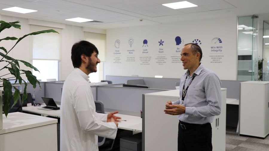 إبراهيم تقي، طالب هندسة الميكانيك في كلية دبي للطلاب ينضم إلى فريق الجودة في جنرال موتورز إفريقيا والشرق الأوسط في تدريب داخلي على مشروع خاص