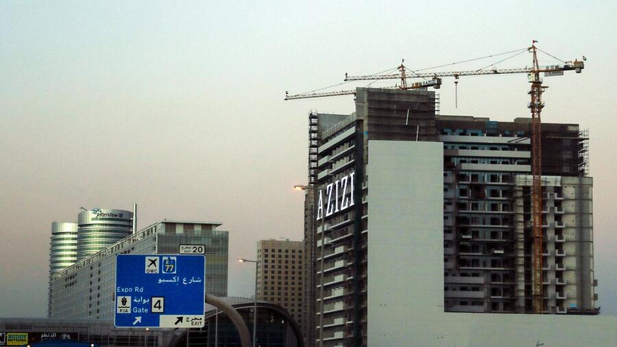 عزيزي للتطوير العقاري تنجز 70% من أعمال البناء لمشروع " أورا "  في داون تاون جبل علي