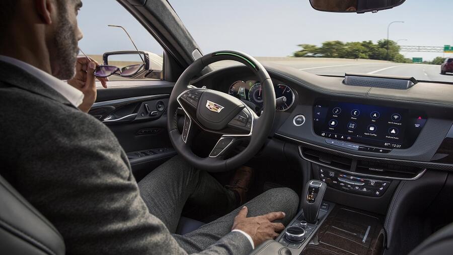 بفضل بيانات خرائطLiDAR ، وأجهزة الاستشعار والكاميرات التي تقدم بيانات لحظيّة، تُحدث كاديلاك ثورة في القيادة الذاتية كما نعرفها اليوم