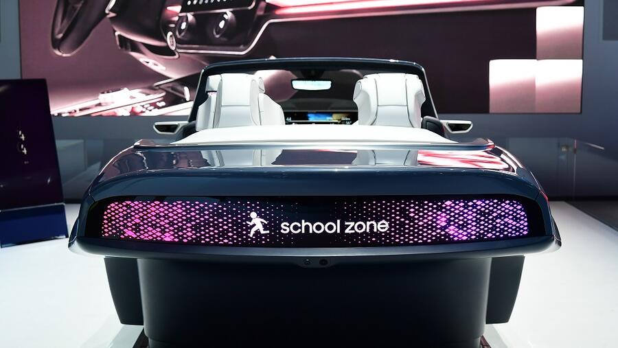 سامسونج تواصل ريادة تقنيات النقل الحديثة المدعومة بالجيل الخامس بإطلاق قمرة القيادة الرقمية 2020