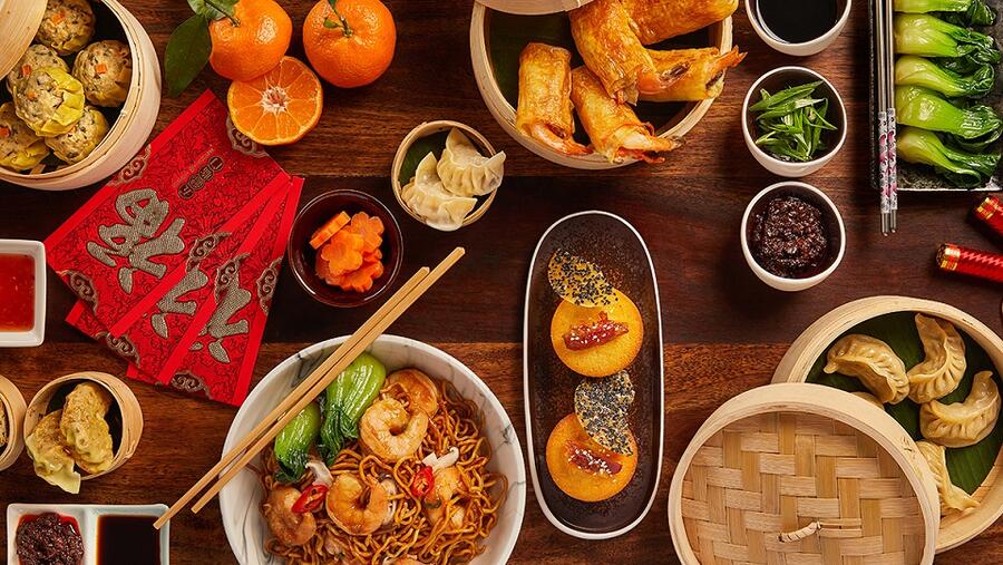 سيستمتع جميع الضيوف على الرحلة رقمEY862  بتاريخ 24 يناير بقائمة طعام مميزة تشمل أفضل الأطباق الصينية التي تم إعدادها عن طريق فريق الطهاة الخاص بالاتحاد للطيران