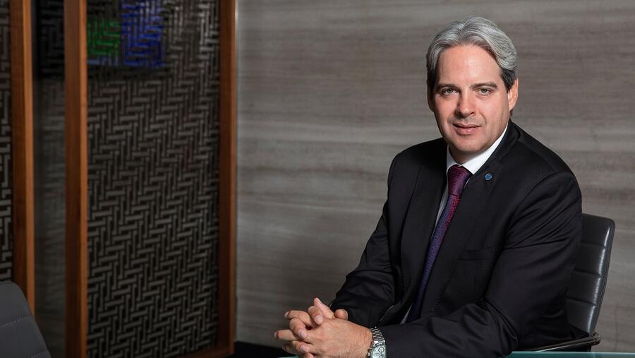 روتانا ترقي غاي هاتشينسون لمنصب الرئيس التنفيذي لمواصلة دفع عجلة النمو