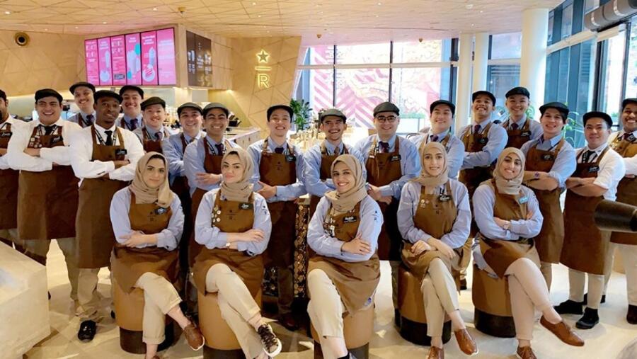 افتتاح فرع جديد لستاربكس يضم 6 موظفات سعوديات