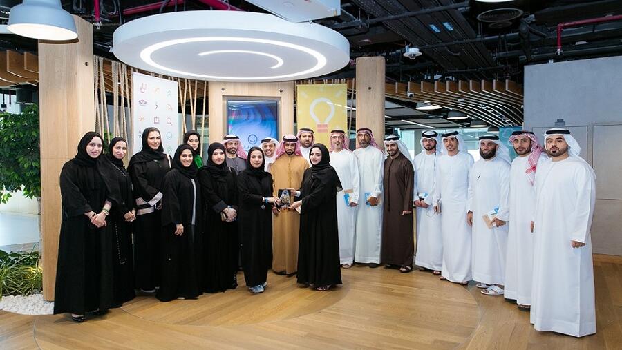 كلية محمد بن راشد للإدارة الحكومية تنظيم المحطة الخامسة تحت شعار الحكومة الذكية