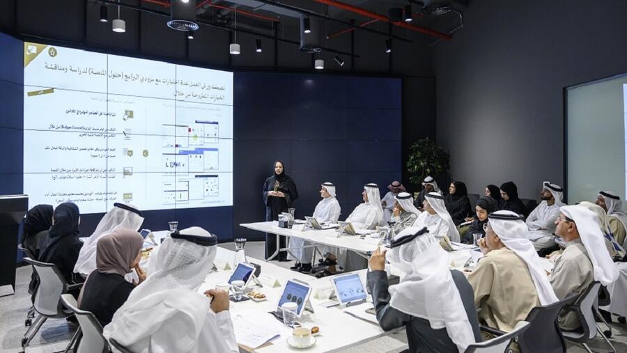 معالي عبيد حميد الطاير يترأس اجتماع الفريق القيادي لمنصة المشتريات الحكومية بوزارة "اللا مستحيل"