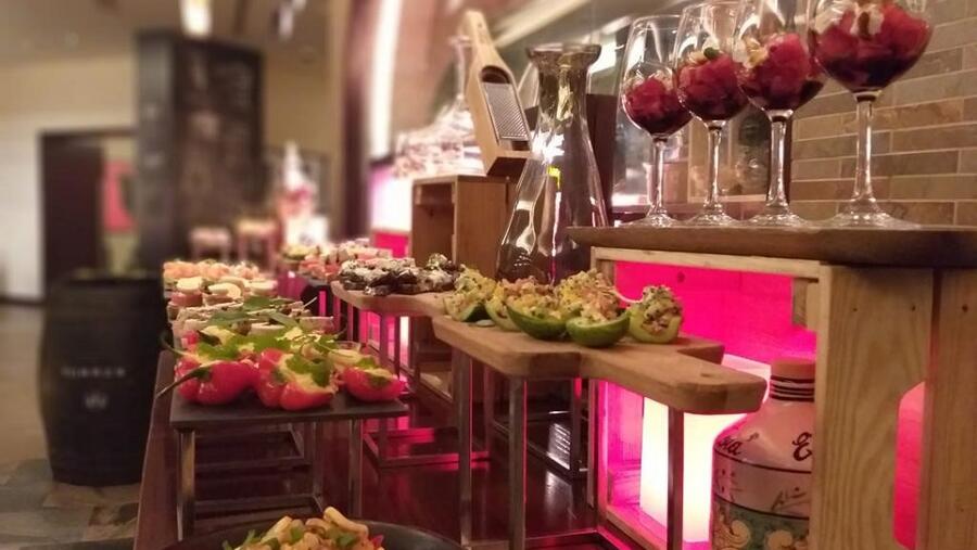 يعد مطعم "ذا سيلر" الذي يجمع بين الفخامة والأجواء العصرية المميزة، من أشهر المطاعم الراقية في قطر