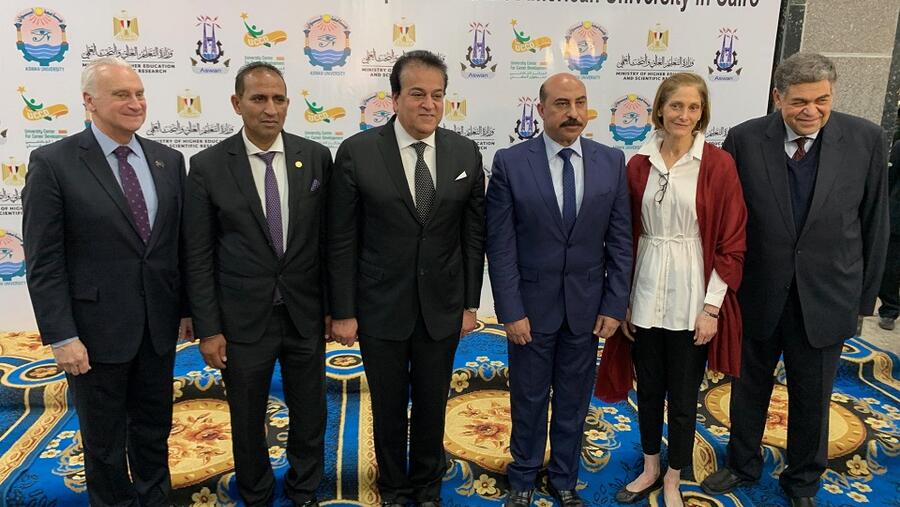 الجامعة الأمريكية بالقاهرة والوكالة الأمريكية للتنمية الدولية تحتفلان بافتتاح المركز الجامعي للتطوير المهني بجامعة أسوان