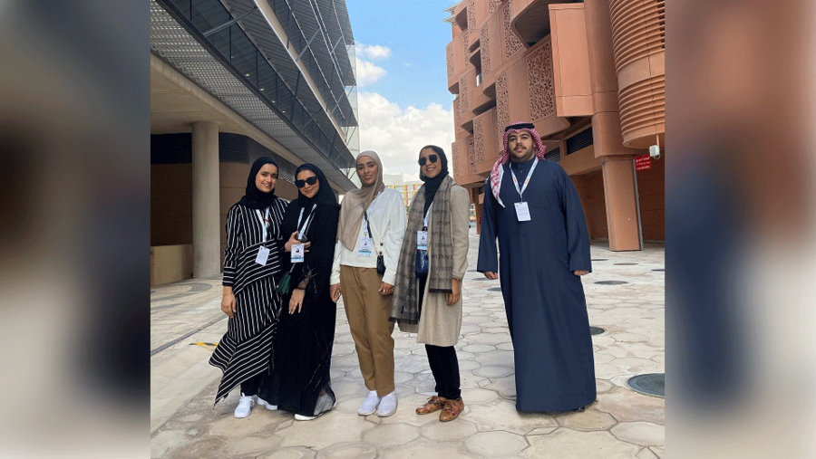 الطلبة الفائزون بـ"جائزة الراية" من مؤسسة المبرة الخليفية يشاركون في أسبوع أبوظبي للاستدامة