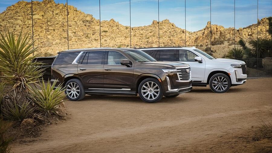 تقنية شاشة OLED المنحنية الأولى من نوعها في صناعة السيارات