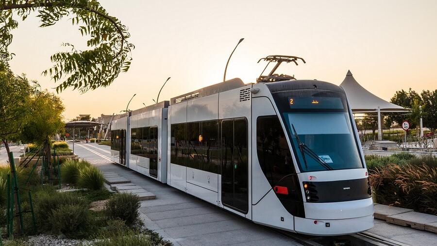 طلاب أكاديمية قطر للعلوم والتكنولوجيا يشاركون أفكارهم حول ترام المدينة التعليمية