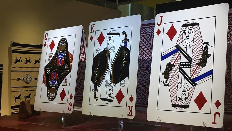 طلاب مؤسسة قطر يعرضون ابتكاراتهم وتصاميمهم في باريس