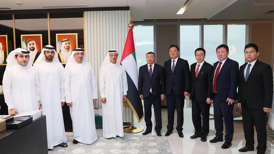 المنصوري يبحث جوانب الشراكة الاقتصادية والتجارية مع منغوليا