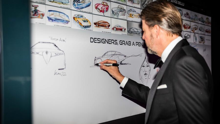 Bentley EXP 100 GT تفوز بلقب ‘أجمل سيارة نموذجية للعام’ في ‘المهرجان الدولي للسيارات’ الراقي بفرنسا