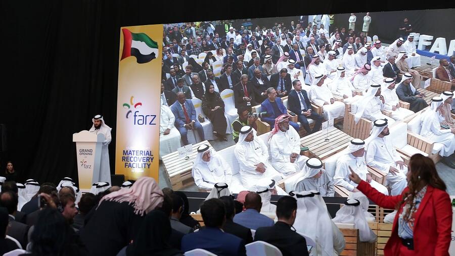 أحد أكبر المرافق الآلية بالكامل وأكثرها تطوراً لفصل النفايات واستعادة المواد في المنطقة تمتاز بالقدرة على معالجة 1,200 طن من النفايات يومياً