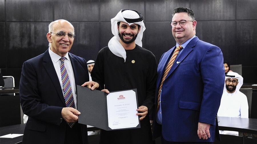 تخريج الفوج الأول من طلبة ماجستير إدارة الأعمال في السياحة وإدارة الفعاليات من جامعة أبوظبي