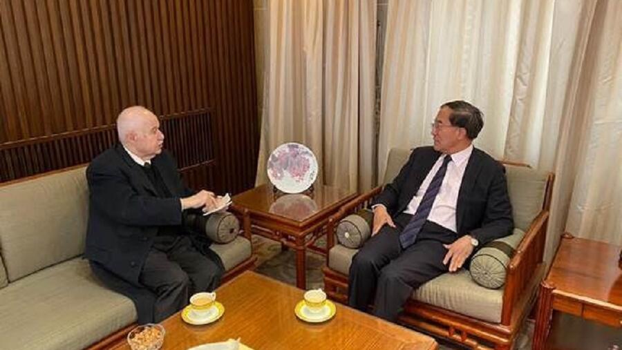 أبوغزاله يعرب للسفير الصيني عن تضامنه مع الجمهورية الشعبية في مكافحة فيروس كورونا