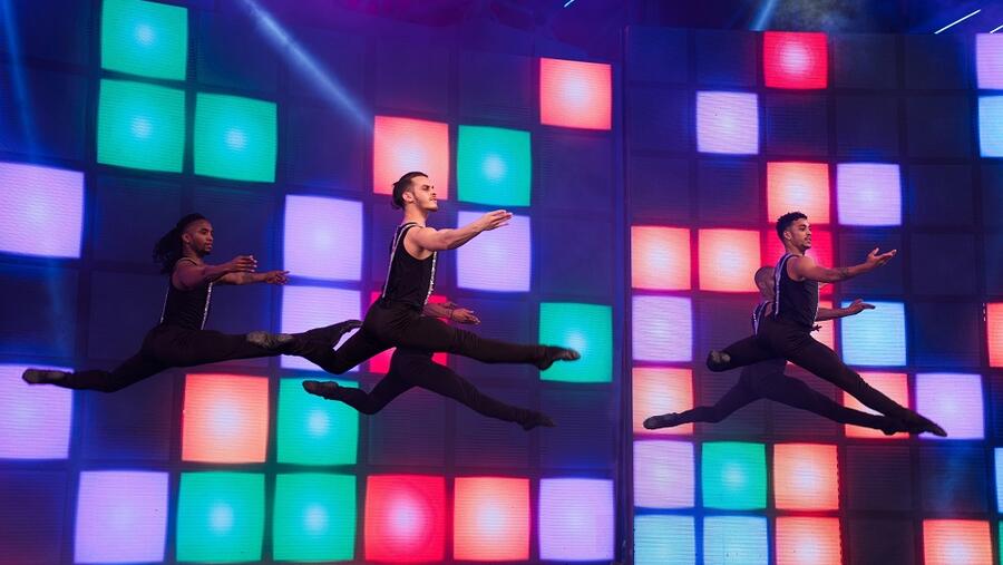 القرية العالمية تستضيف فرقة "باليه ريفولوسيون" العالمية في عروض استثنائية تقدم لأول مرة على مسرحها الرئيسي