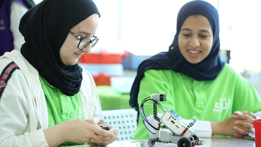 مؤسسة المبرة الخليفية تختتم المرحلة الأولى من برنامج إثراء الشباب 2020