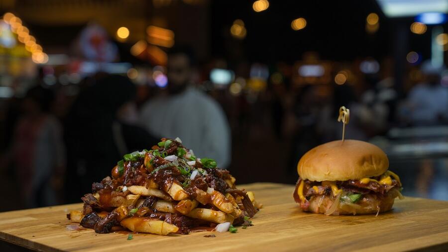 القرية العالمية ممرّك للتعرف على مذاقات العالم المختلفة