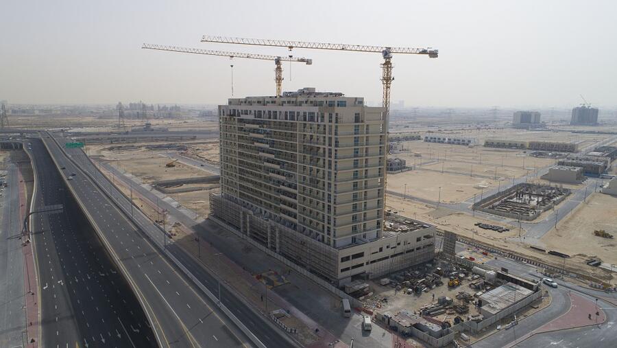 يجسّد بلازا انعكاسًا حقيقيًا لفلسفتنا في تطوير عقارات عالمية المستوى ومدمجة في محيطها، لتوفر مستويات رائعة من الراحة