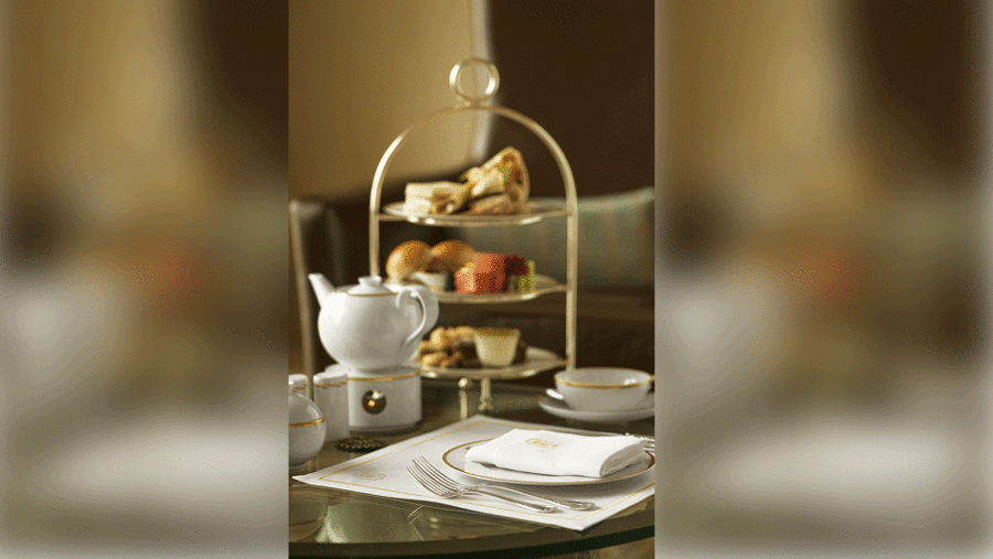 بسعر مُغرٍ يصل إلى 180 درهم للشخص الواحد، تدعو صالة اللوبي الفاخرة "ذا دروينج رووم" الجميع إلى اصطحاب أمهاتهم للاستمتاع بطقوس شاي بعد الظهيرة الاحتفالية. 