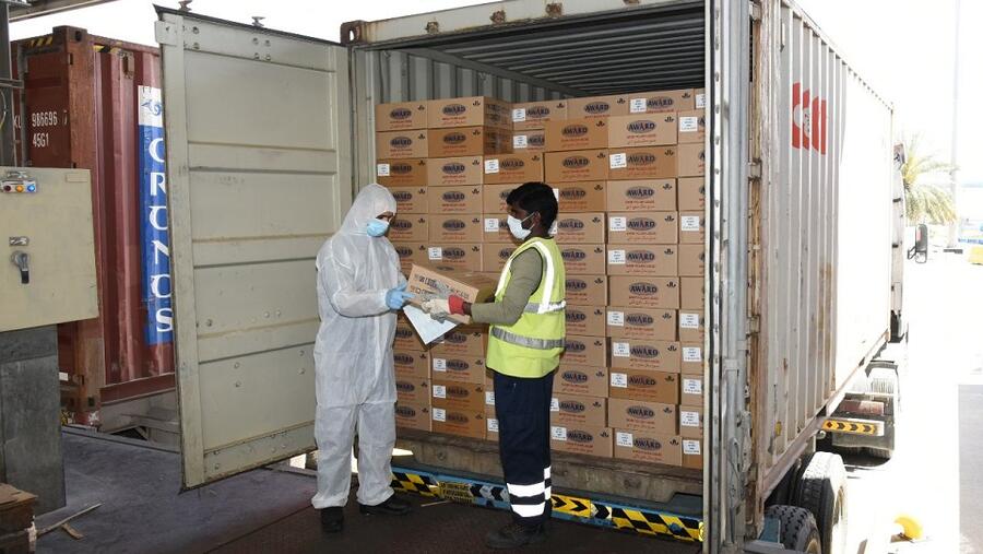 مركز جمارك جبل علي يمكن المتعاملين من انجاز التخليص الجمركي لبضائعهم عبر الخدمات الذكية